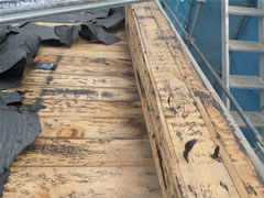 既設の屋根板金並びに防水ルーフィングの撤去